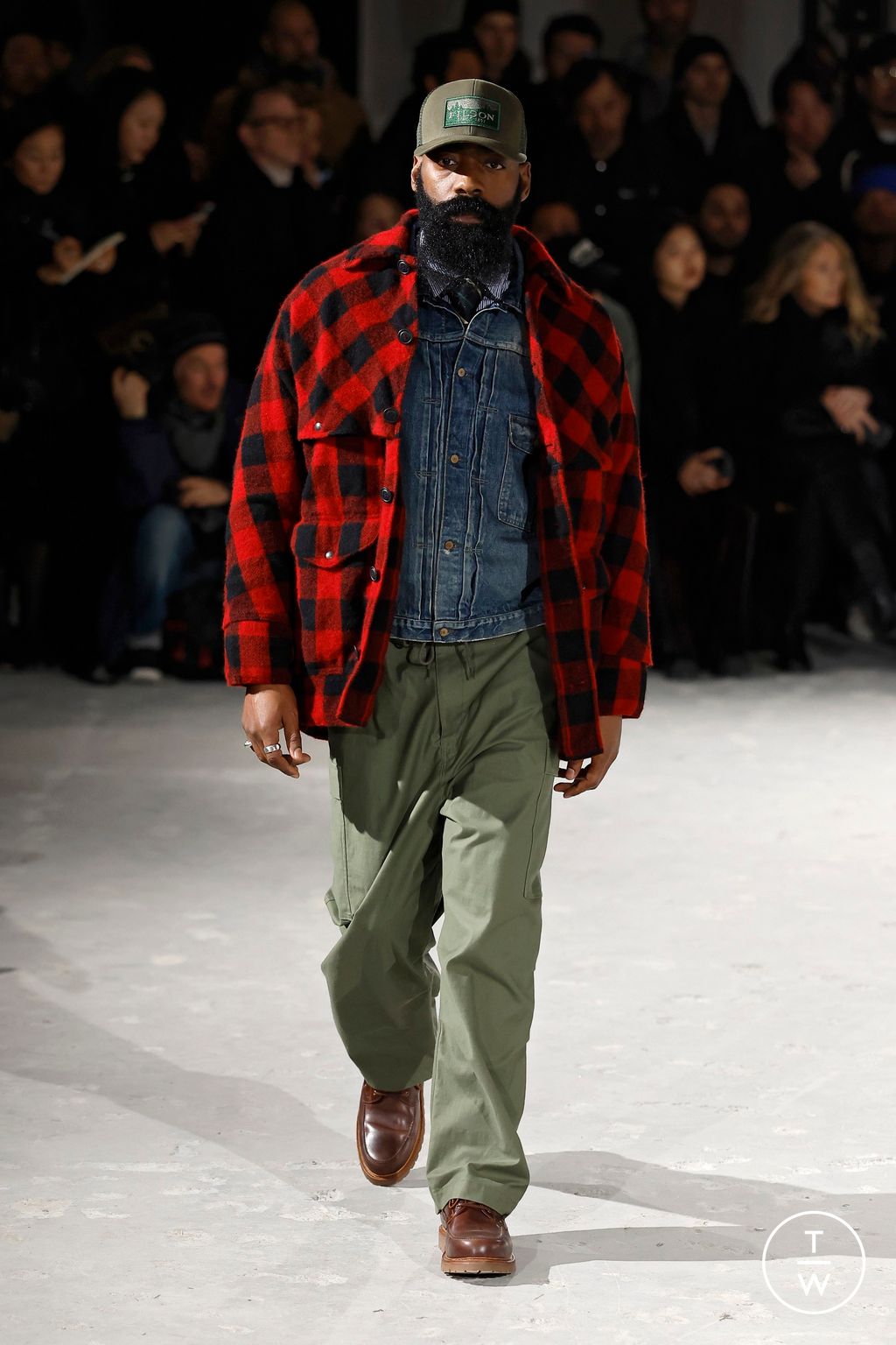Fashion Week Paris Fall/Winter 2025 look 17 from the Junya Watanabe Man collection menswear