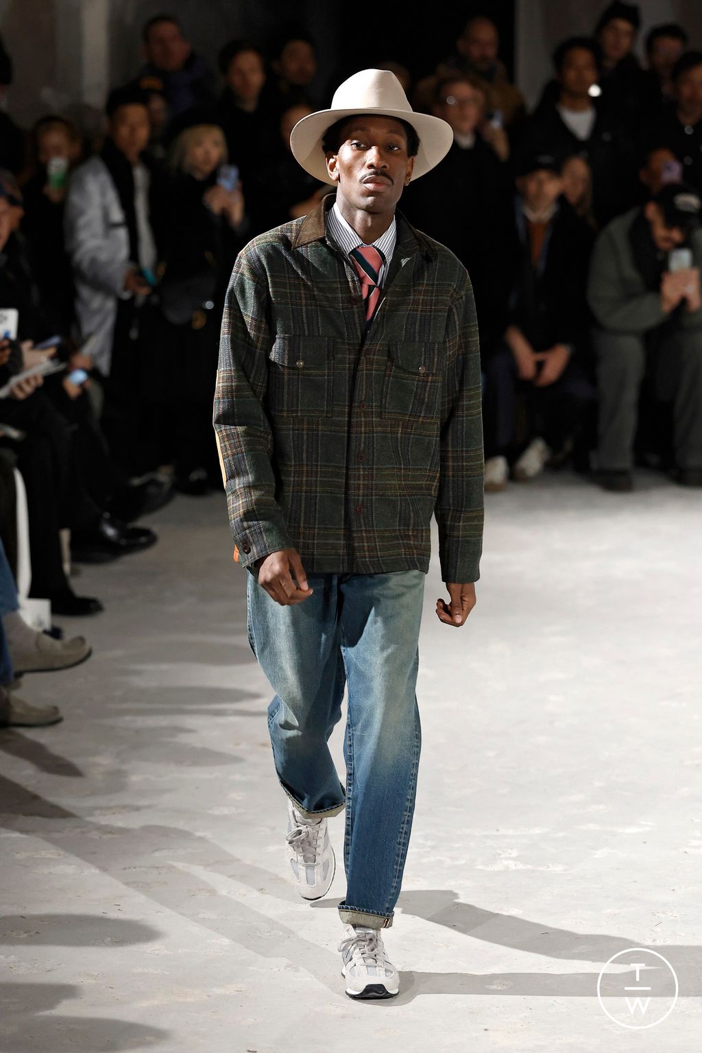 Fashion Week Paris Fall/Winter 2025 look 22 from the Junya Watanabe Man collection menswear