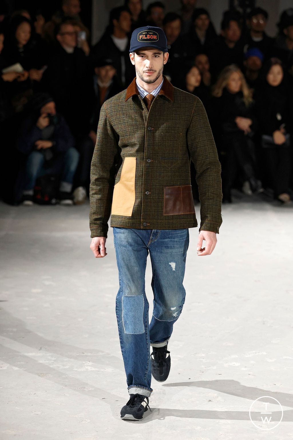 Fashion Week Paris Fall/Winter 2025 look 26 from the Junya Watanabe Man collection menswear