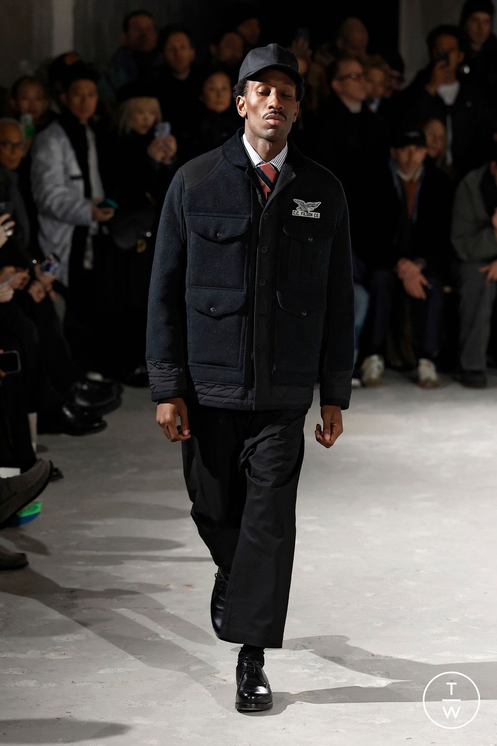 Fashion Week Paris Fall/Winter 2025 look 34 from the Junya Watanabe Man collection menswear