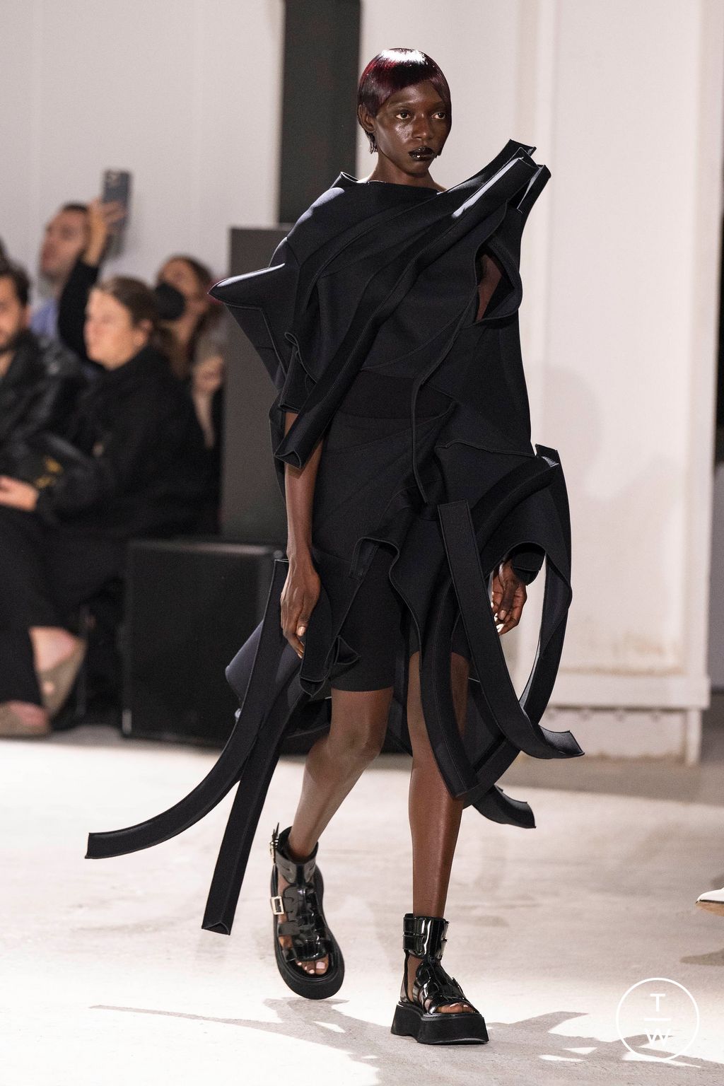 Fashion Week Paris Spring/Summer 2024 look 8 de la collection Junya Watanabe womenswear
