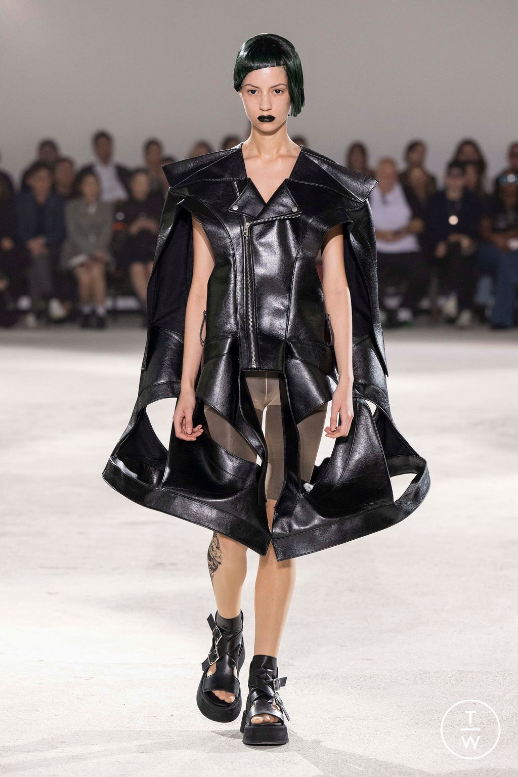 Fashion Week Paris Spring/Summer 2024 look 21 from the Junya Watanabe collection womenswear