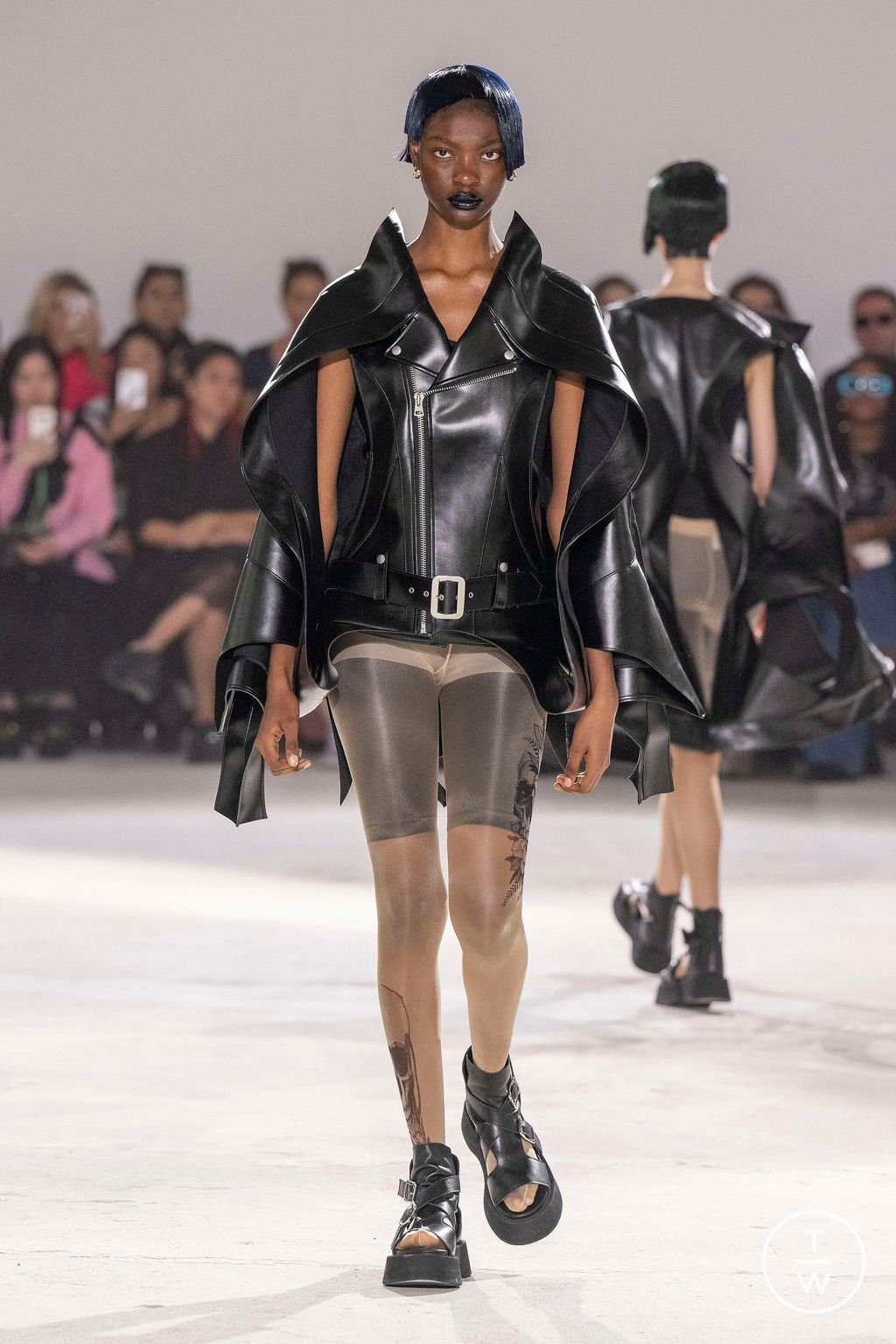 Fashion Week Paris Spring/Summer 2024 look 22 from the Junya Watanabe collection womenswear
