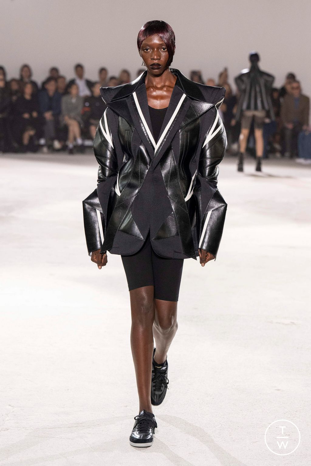 Fashion Week Paris Spring/Summer 2024 look 24 from the Junya Watanabe collection womenswear
