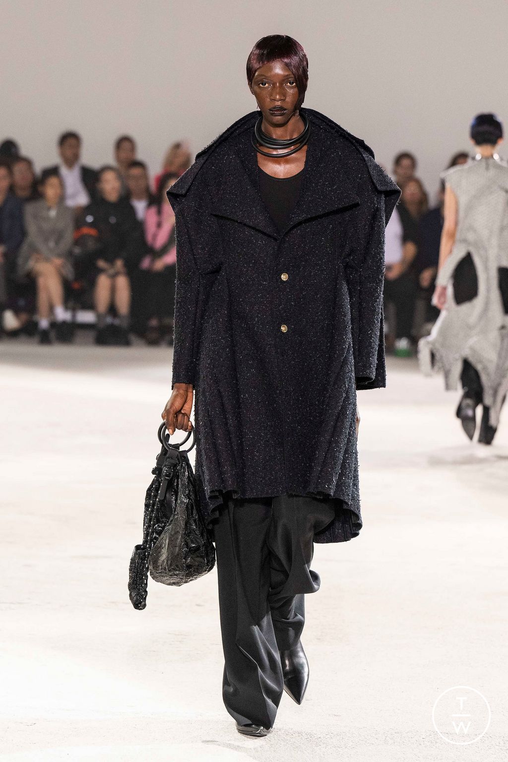 Fashion Week Paris Spring/Summer 2024 look 40 from the Junya Watanabe collection womenswear