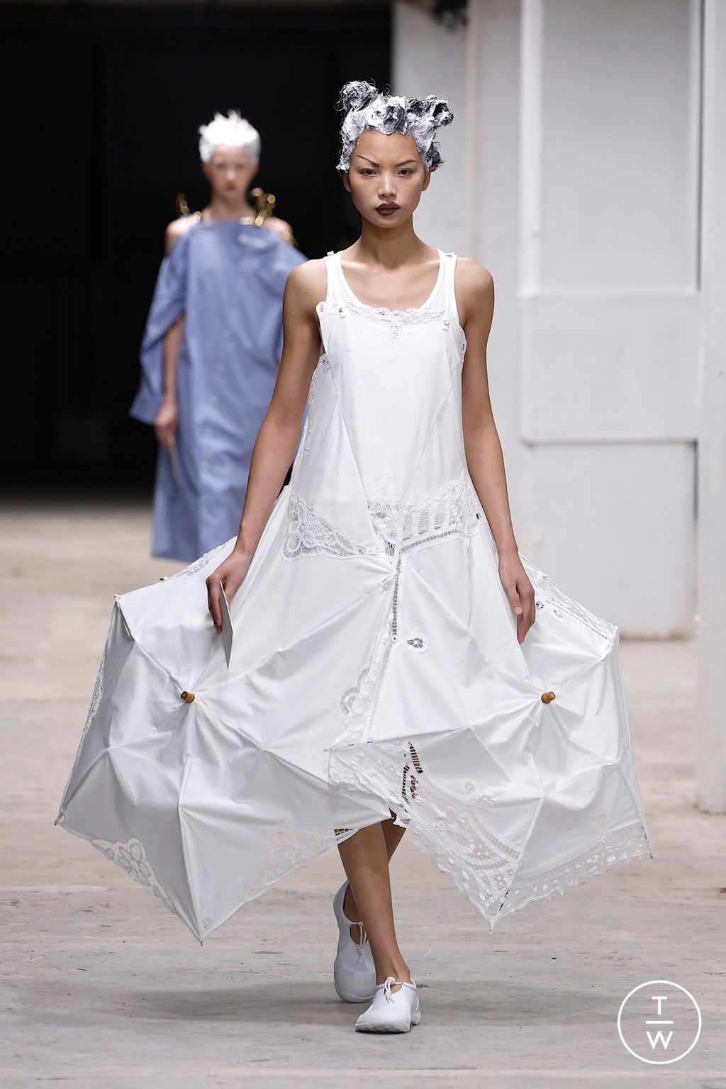 Fashion Week Paris Spring/Summer 2026 look 4 from the Junya Watanabe collection 女装