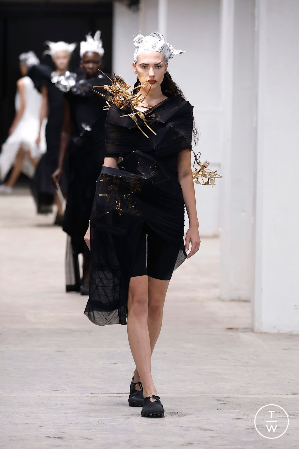 Fashion Week Paris Spring/Summer 2026 look 8 from the Junya Watanabe collection 女装