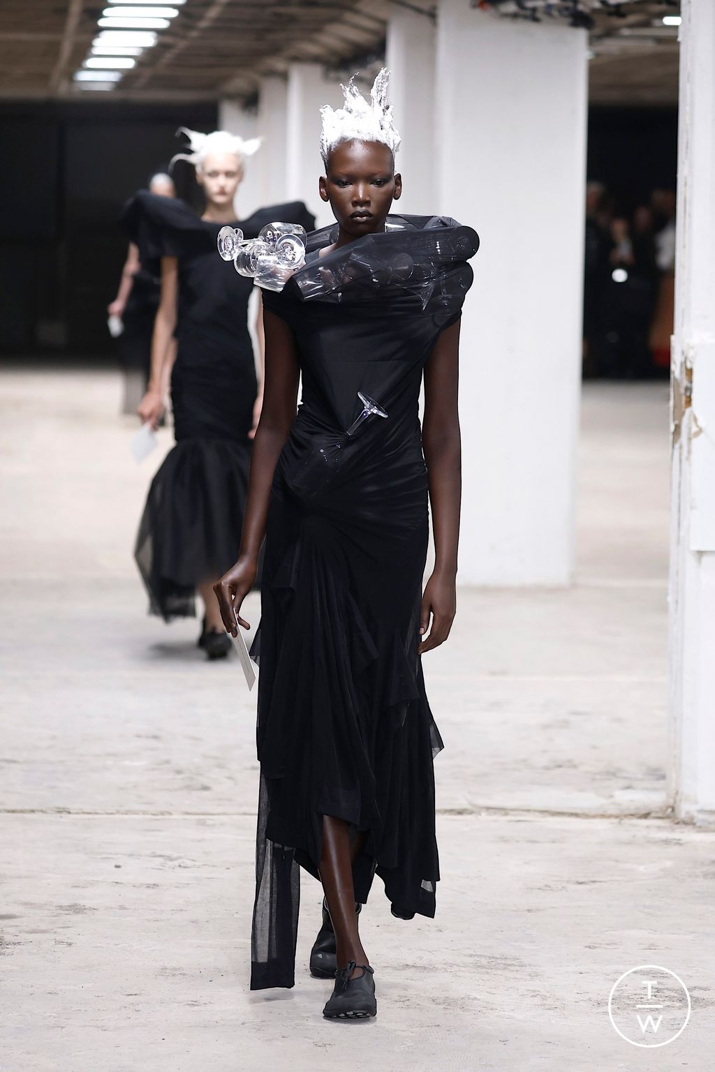 Fashion Week Paris Spring/Summer 2026 look 9 from the Junya Watanabe collection 女装