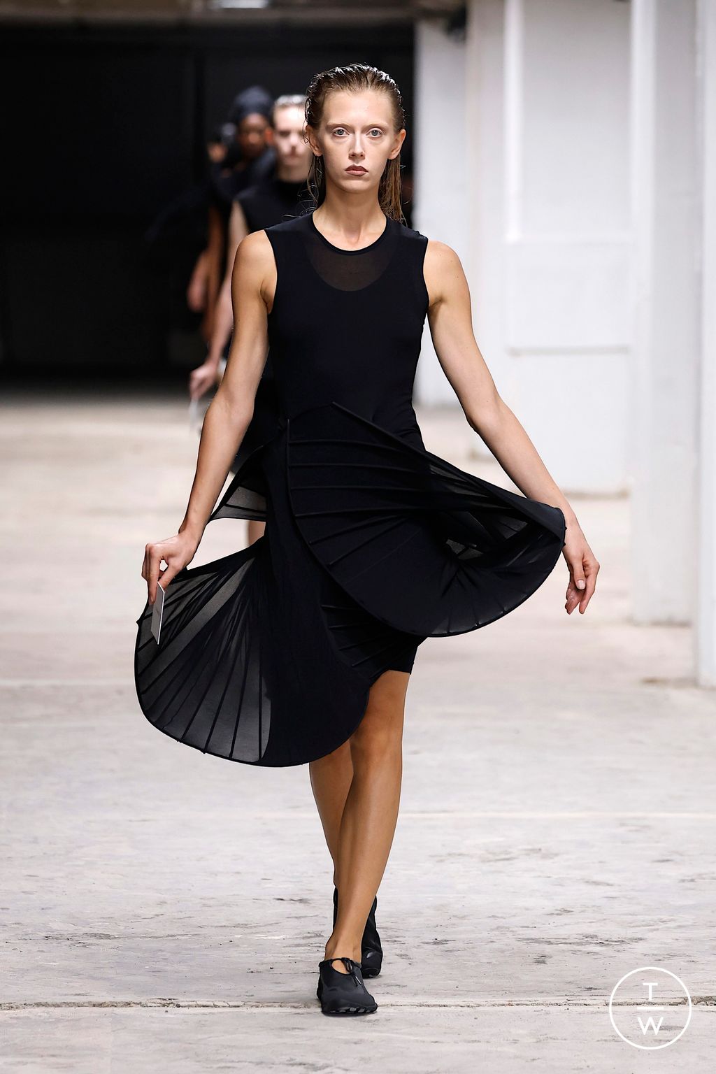 Fashion Week Paris Spring/Summer 2026 look 18 from the Junya Watanabe collection womenswear