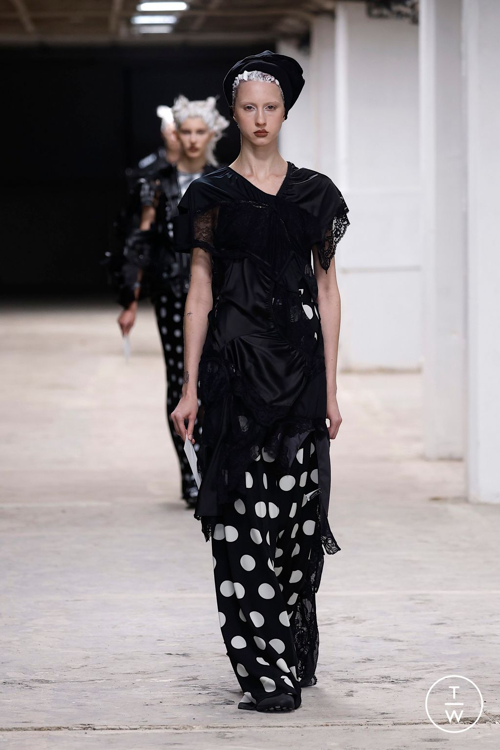 Fashion Week Paris Spring/Summer 2026 look 26 from the Junya Watanabe collection 女装