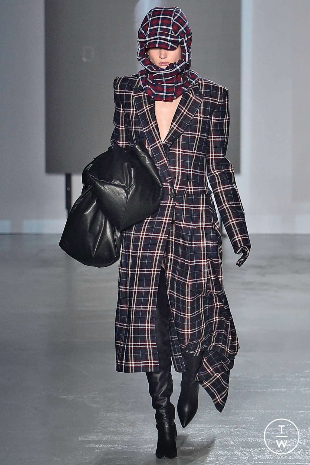 Fashion Week Paris Fall/Winter 2019 look 7 from the Juun.J collection menswear