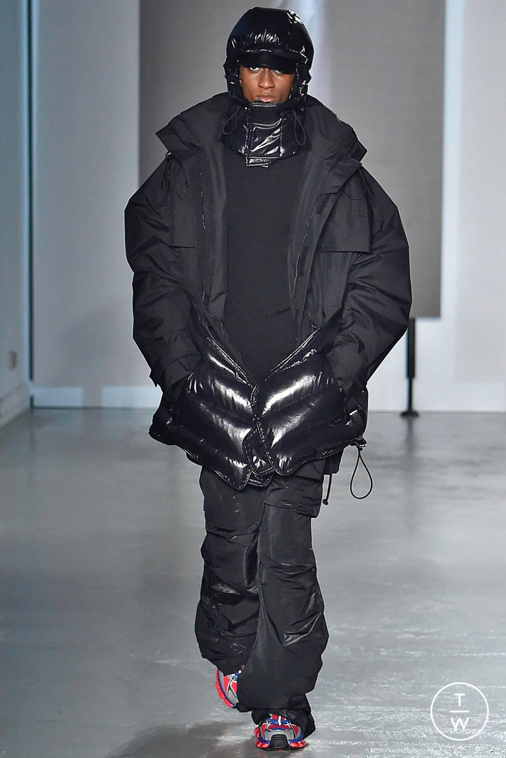 Fashion Week Paris Fall/Winter 2019 look 32 from the Juun.J collection menswear