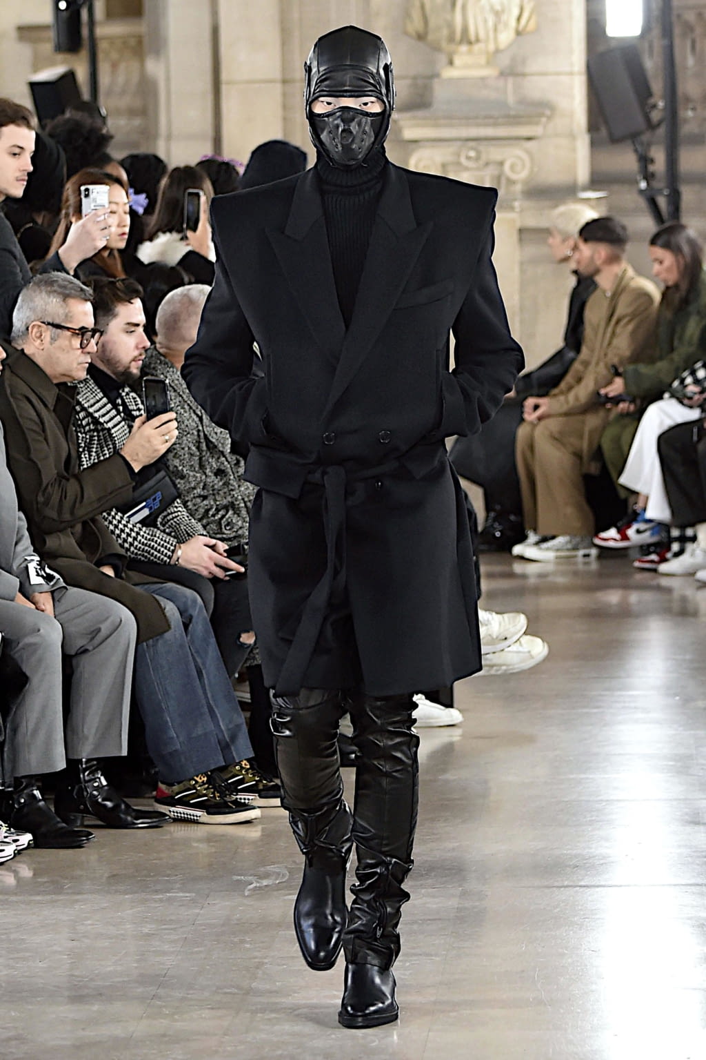 Fashion Week Paris Fall/Winter 2020 look 37 from the Juun.J collection menswear