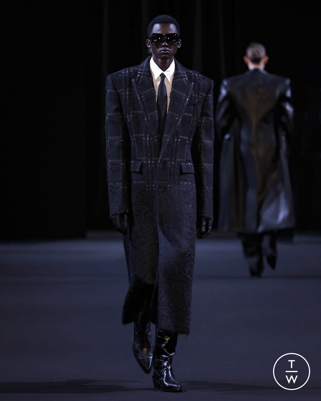 Fashion Week Paris Fall/Winter 2026 look 10 from the Juun.J collection menswear