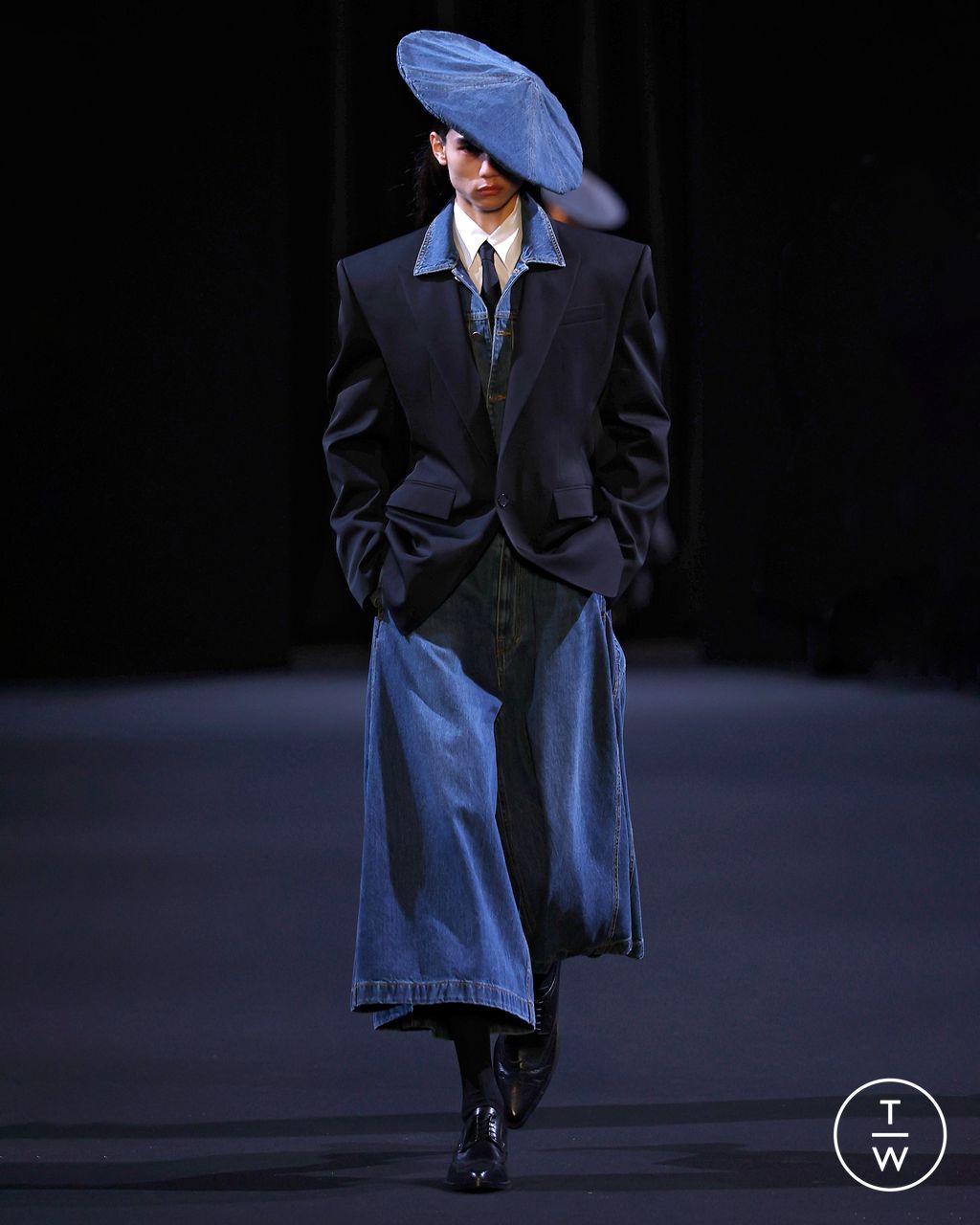 Fashion Week Paris Fall/Winter 2026 look 18 de la collection Juun.J menswear