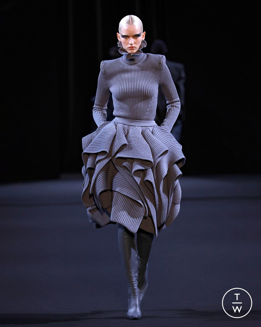 Fashion Week Paris Fall/Winter 2026 look 24 from the Juun.J collection 男装