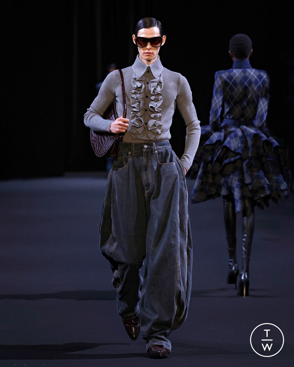 Fashion Week Paris Fall/Winter 2026 look 26 from the Juun.J collection menswear