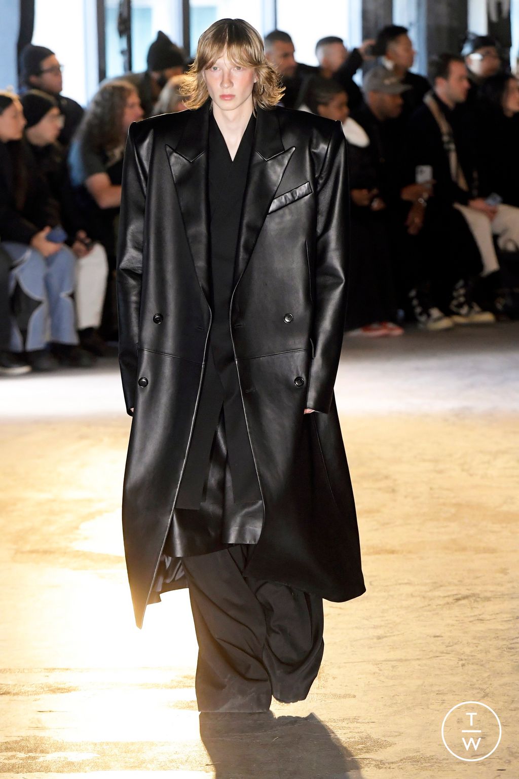 Fashion Week Paris Fall/Winter 2024 look 4 from the Juun.J collection 男装