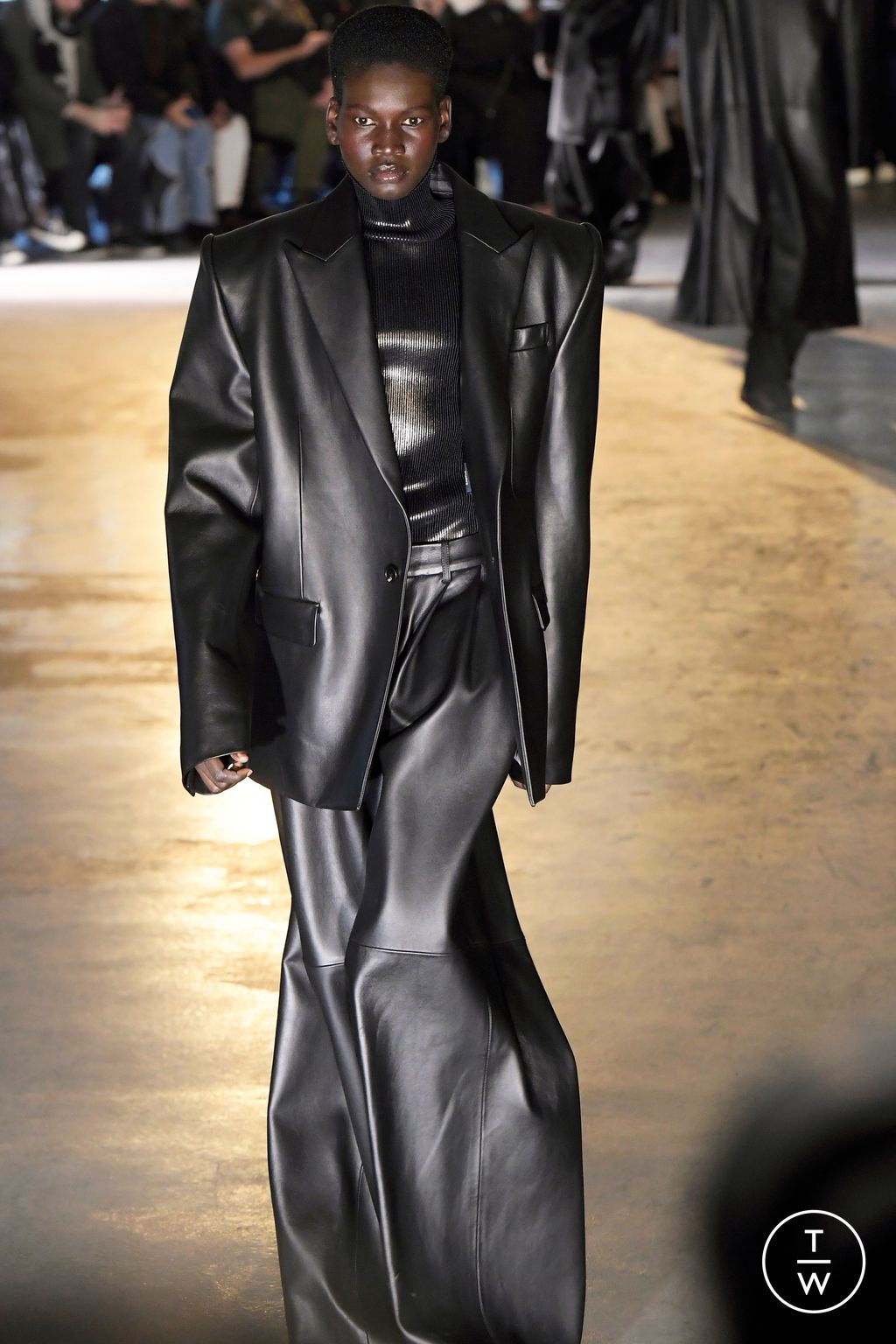 Fashion Week Paris Fall/Winter 2024 look 5 from the Juun.J collection menswear