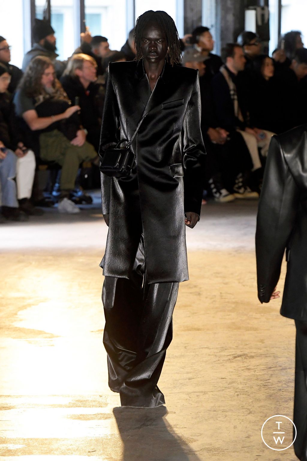Fashion Week Paris Fall/Winter 2024 look 6 from the Juun.J collection 男装