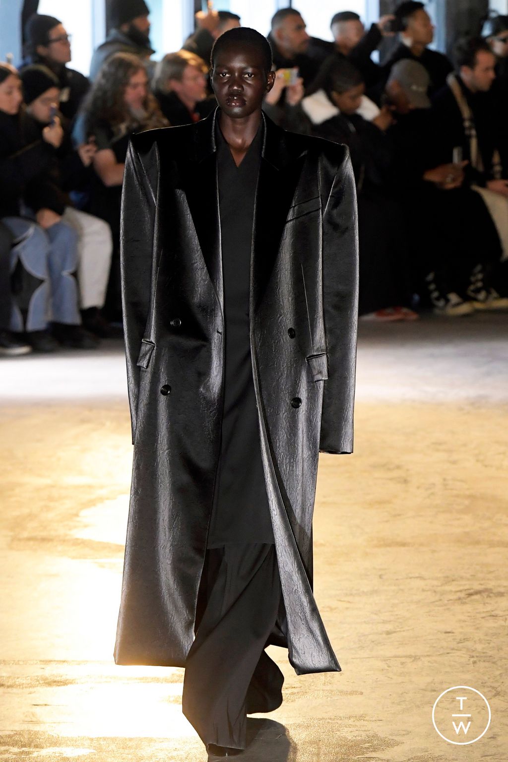 Fashion Week Paris Fall/Winter 2024 look 7 from the Juun.J collection menswear