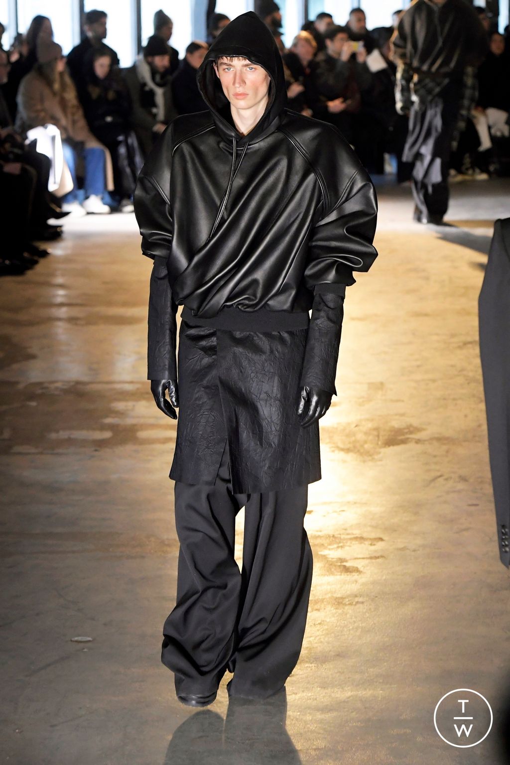 Fashion Week Paris Fall/Winter 2024 look 11 from the Juun.J collection 男装