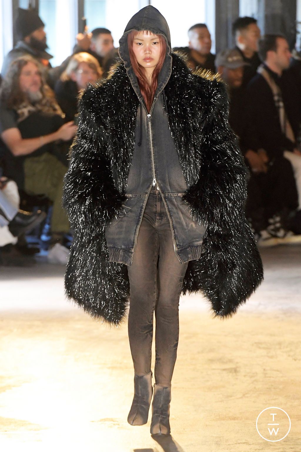Fashion Week Paris Fall/Winter 2024 look 24 de la collection Juun.J menswear