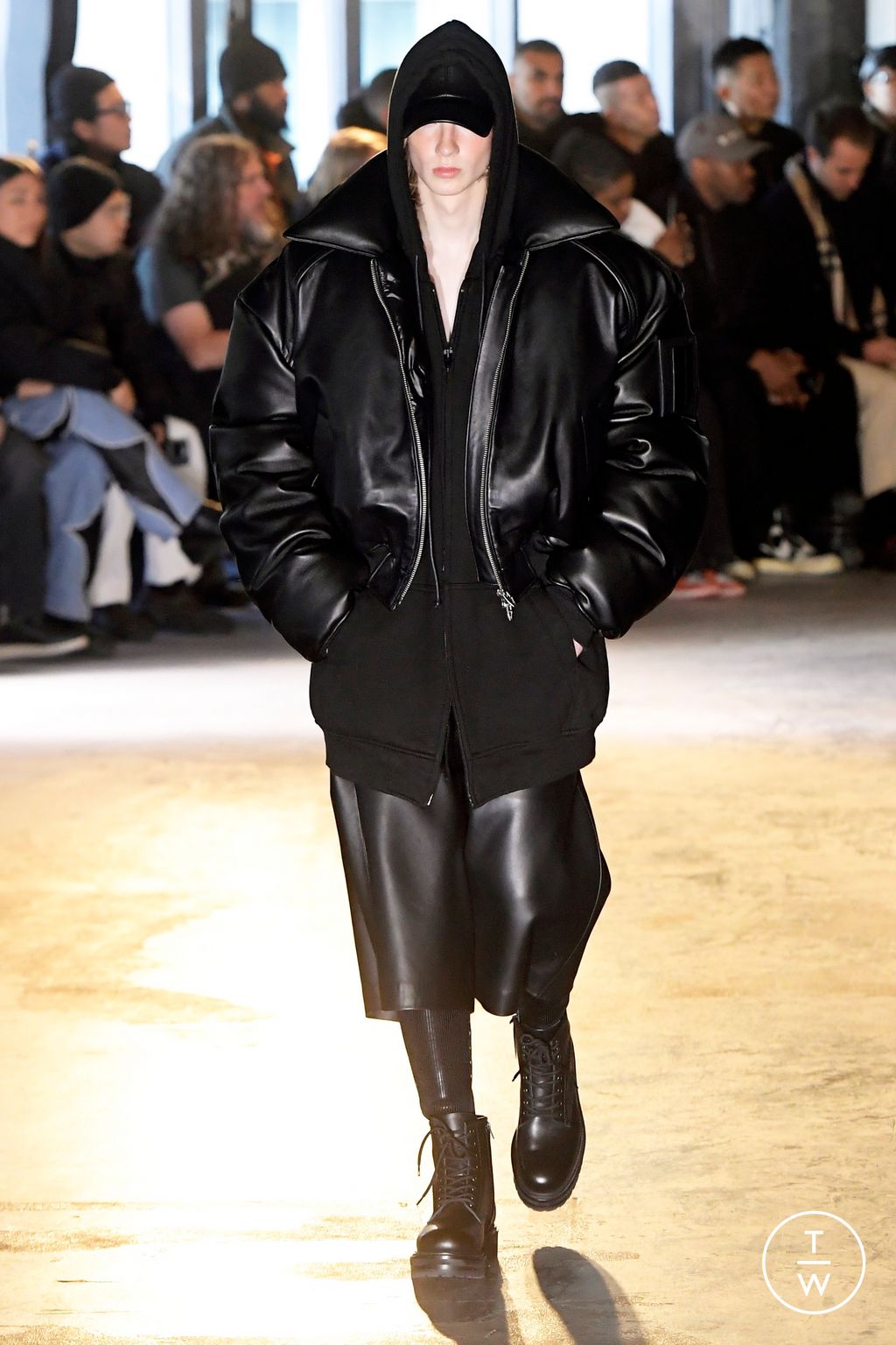 Fashion Week Paris Fall/Winter 2024 look 27 from the Juun.J collection menswear