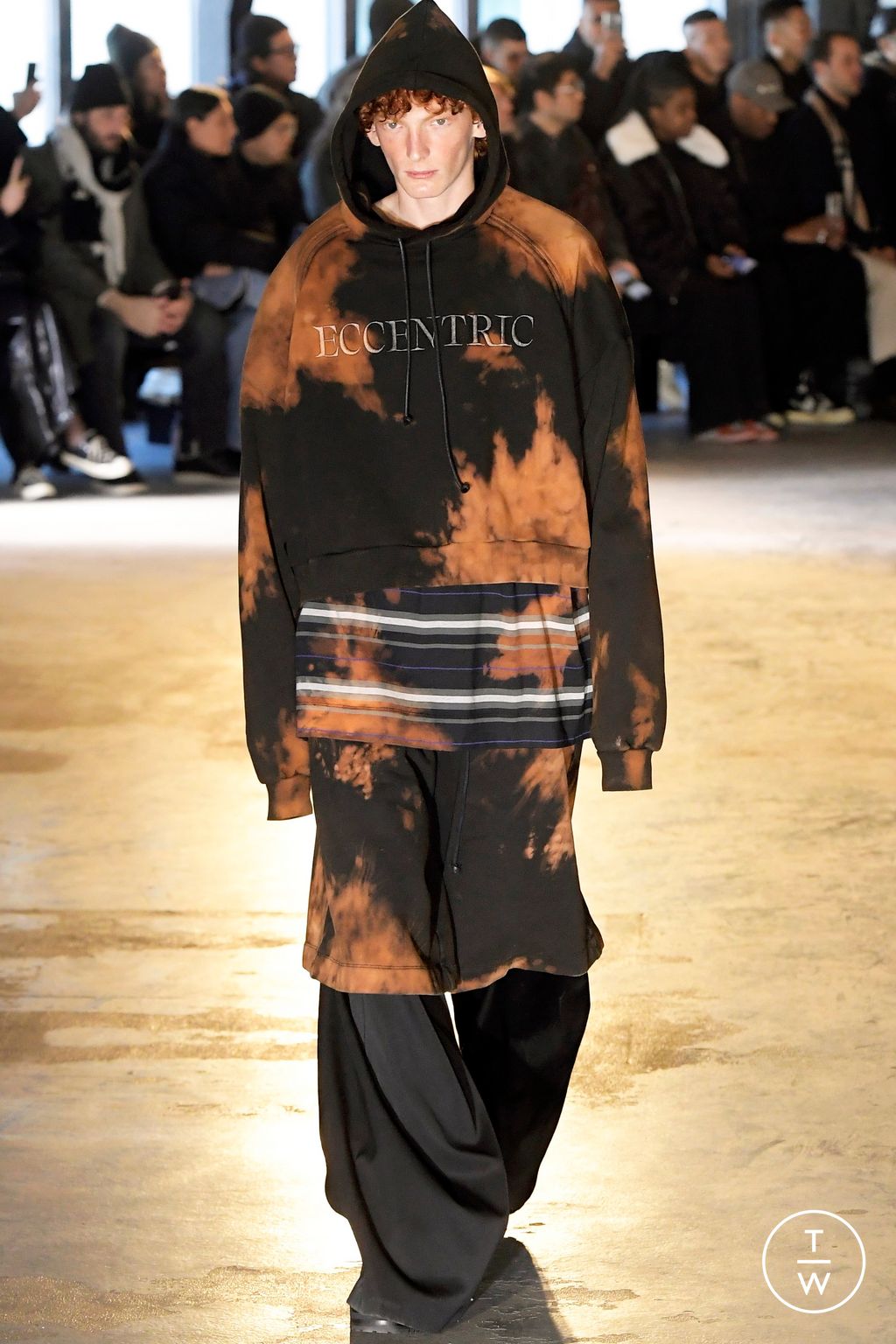 Fashion Week Paris Fall/Winter 2024 look 28 de la collection Juun.J menswear