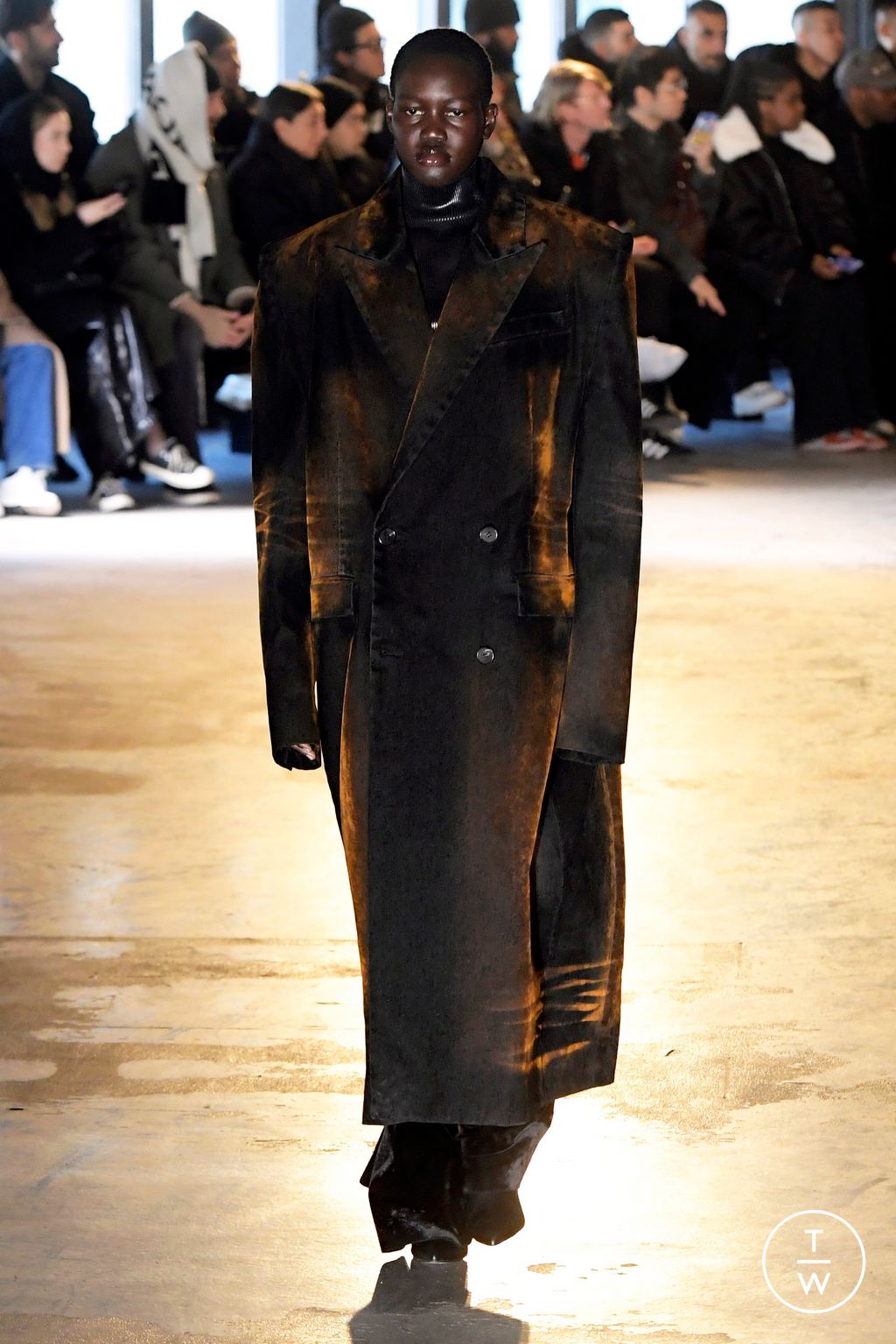Fashion Week Paris Fall/Winter 2024 look 36 from the Juun.J collection menswear