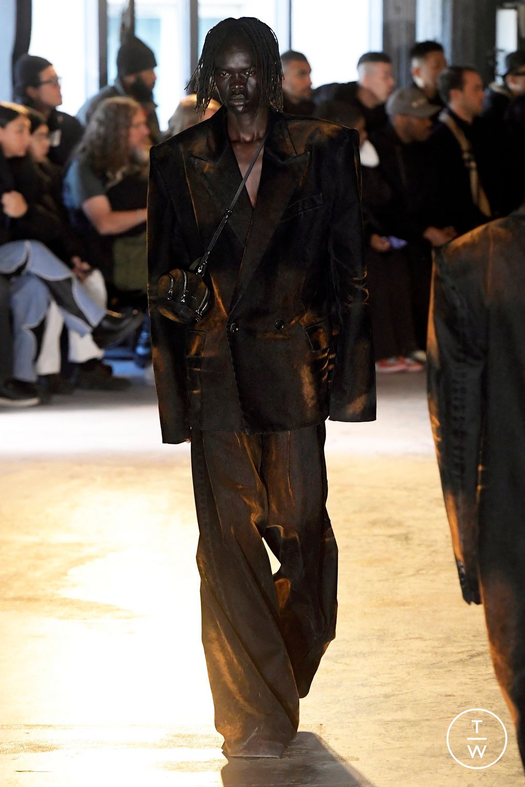 Fashion Week Paris Fall/Winter 2024 look 37 from the Juun.J collection menswear