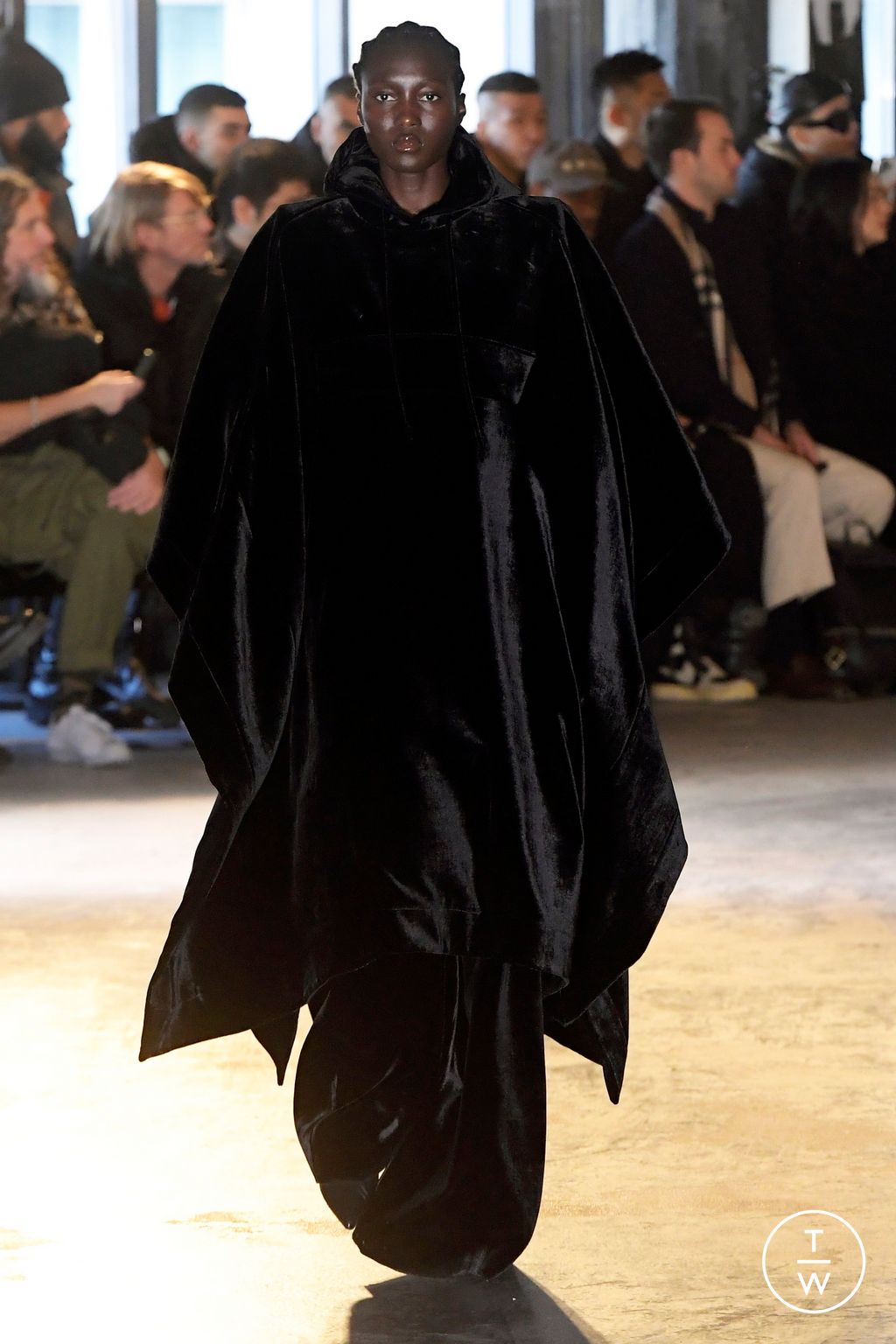 Fashion Week Paris Fall/Winter 2024 look 39 from the Juun.J collection menswear