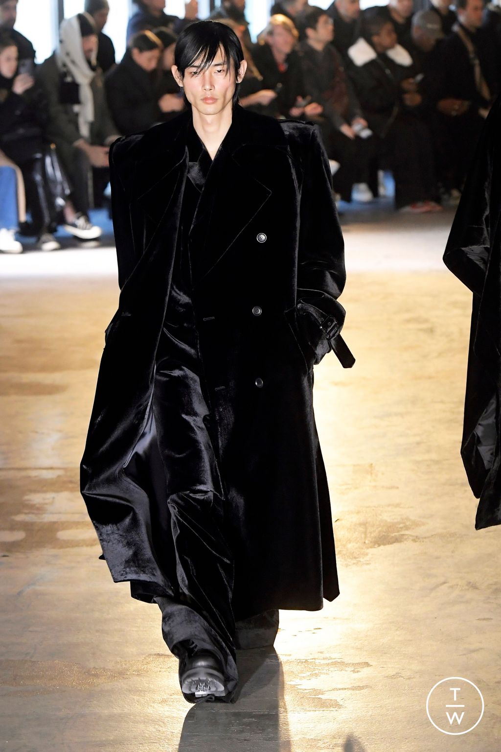 Fashion Week Paris Fall/Winter 2024 look 40 from the Juun.J collection 男装