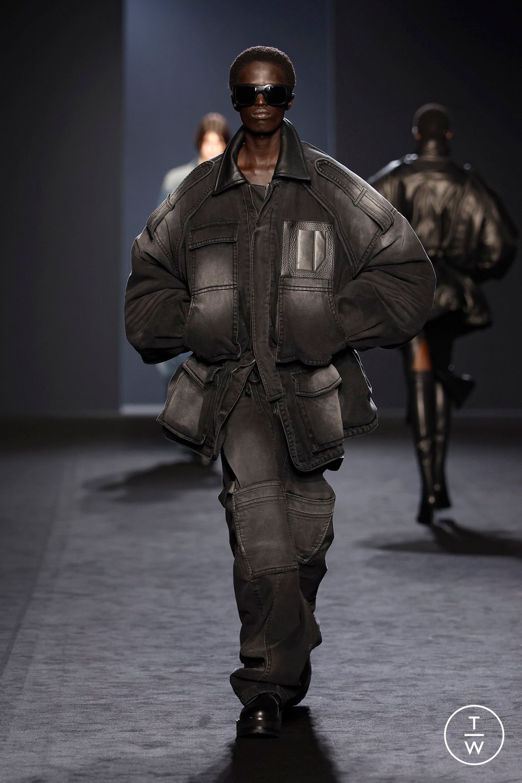Fashion Week Paris Fall/Winter 2025 look 4 from the Juun.J collection menswear