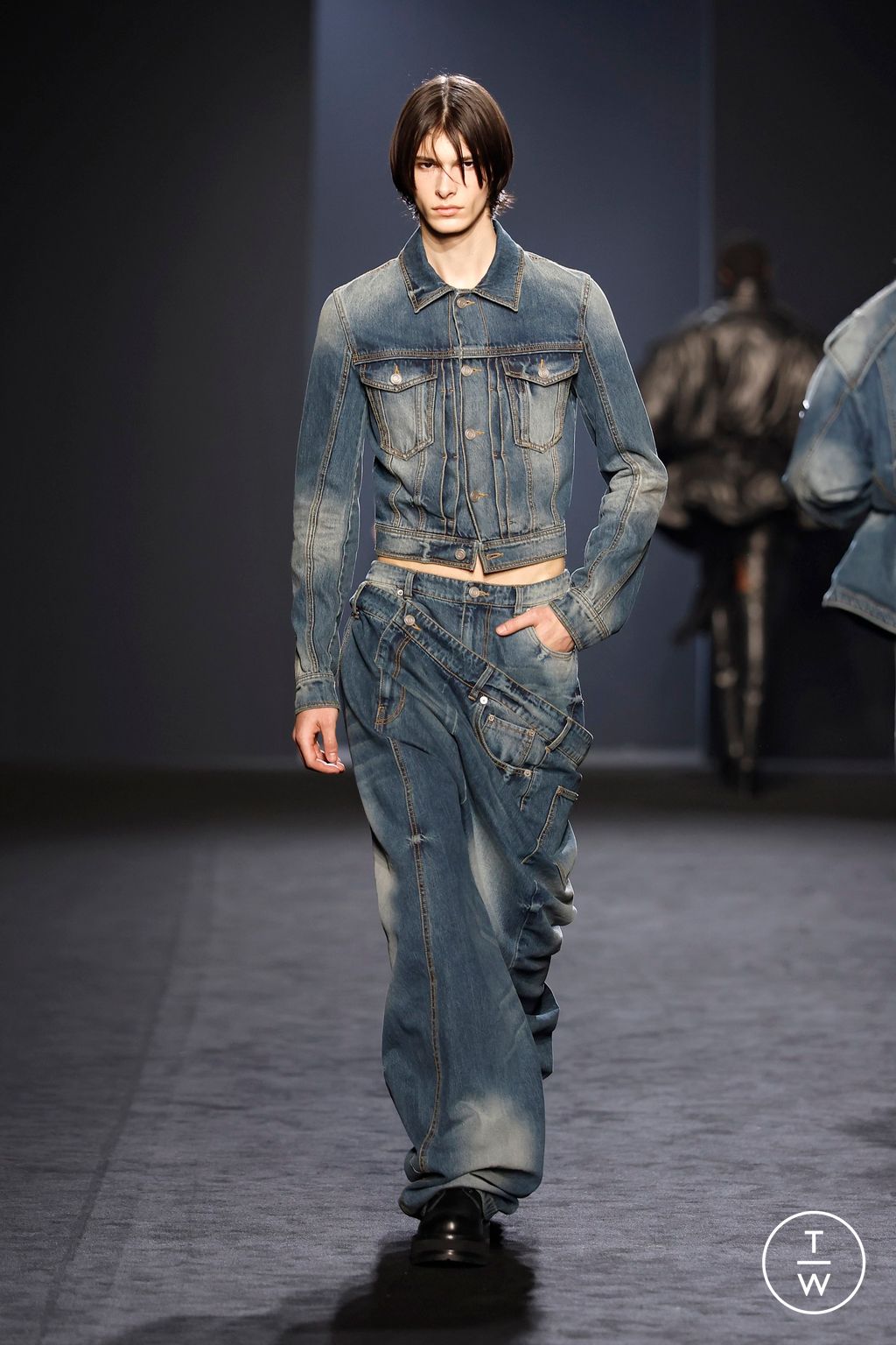 Fashion Week Paris Fall/Winter 2025 look 5 from the Juun.J collection menswear