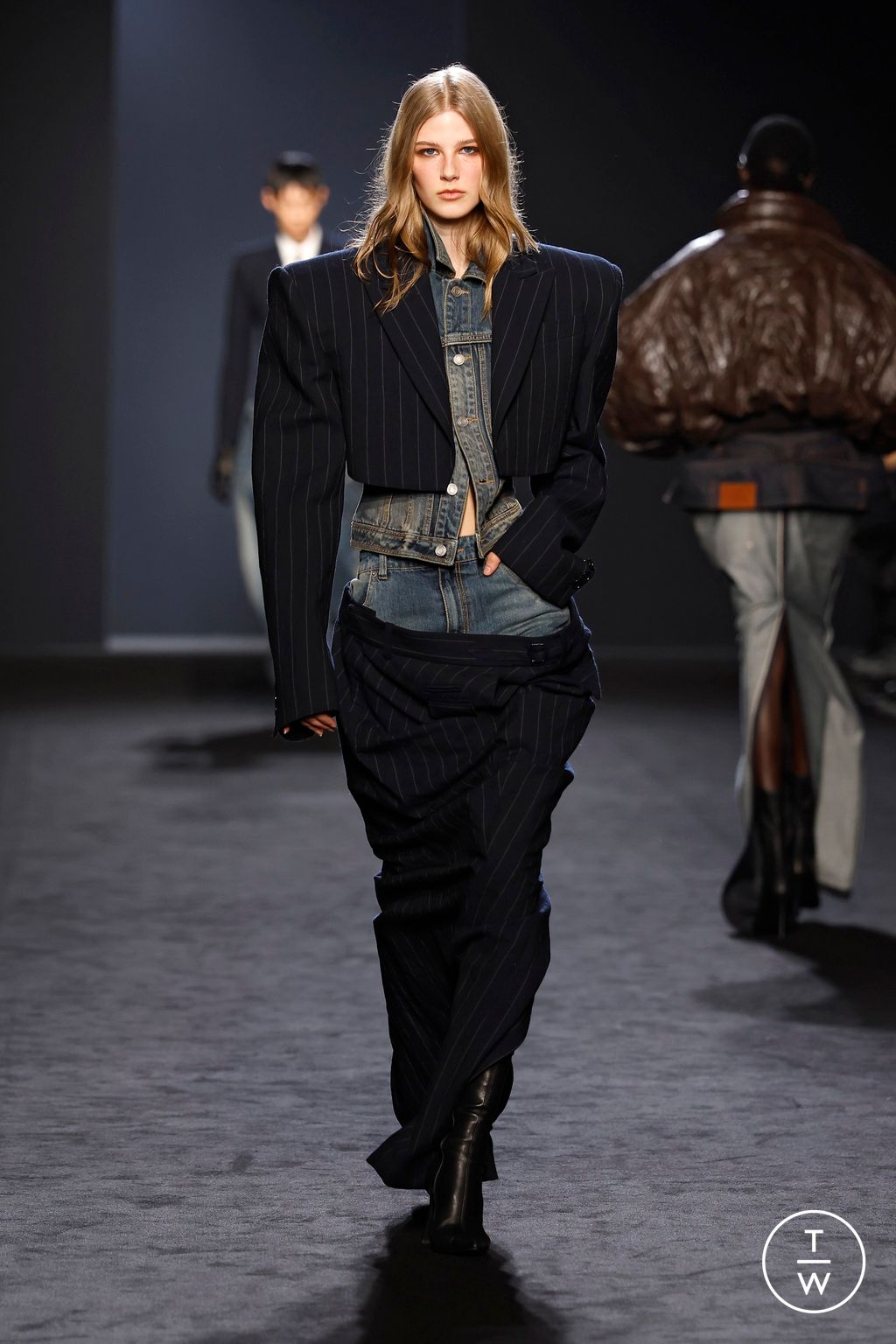 Fashion Week Paris Fall/Winter 2025 look 12 from the Juun.J collection 男装