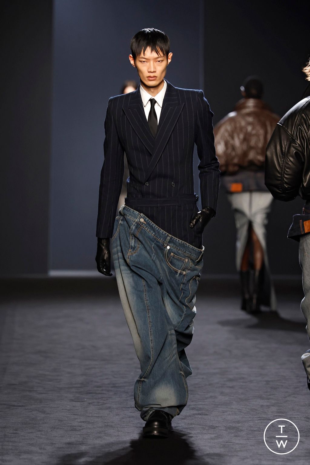 Fashion Week Paris Fall/Winter 2025 look 13 from the Juun.J collection menswear