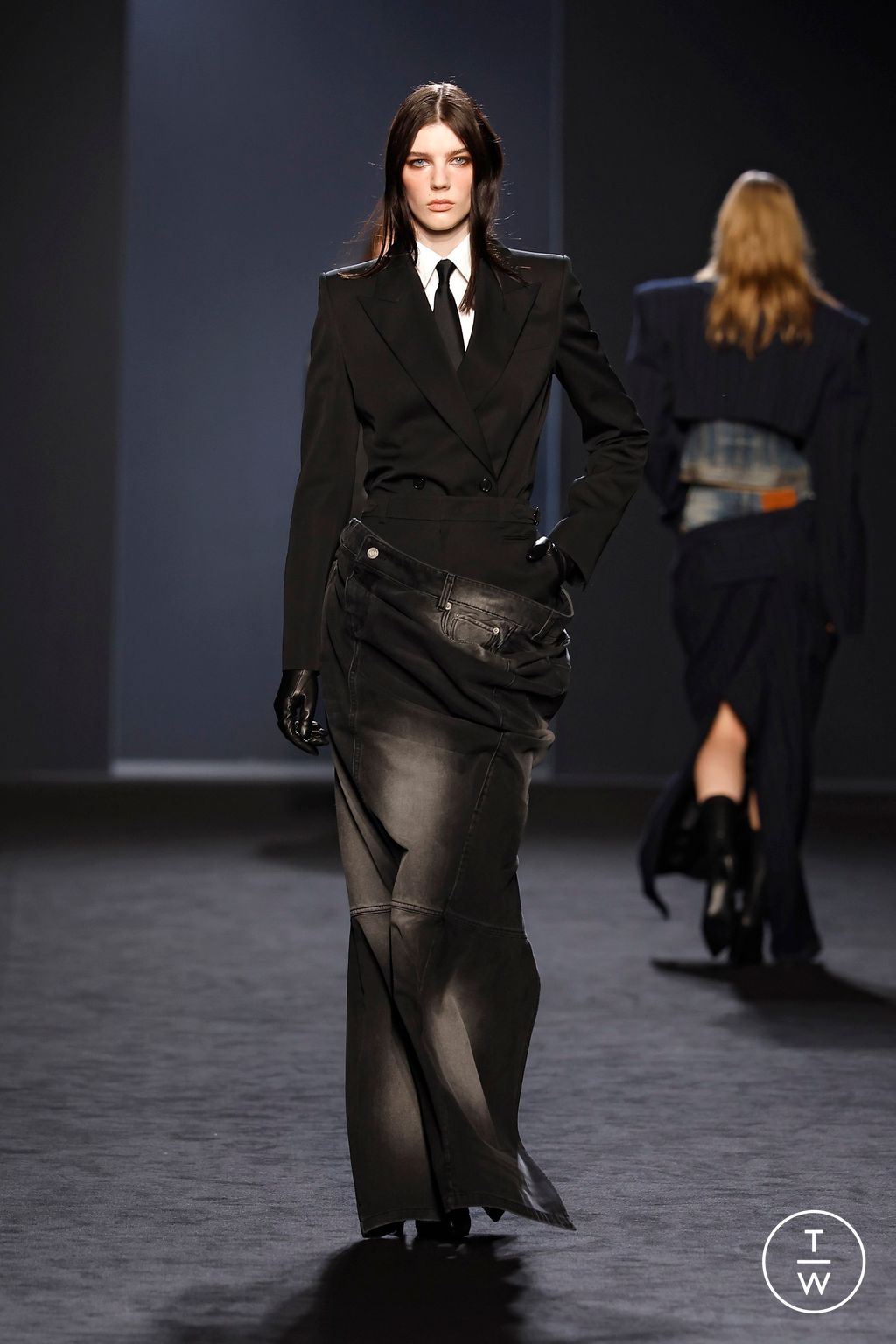 Fashion Week Paris Fall/Winter 2025 look 14 from the Juun.J collection menswear