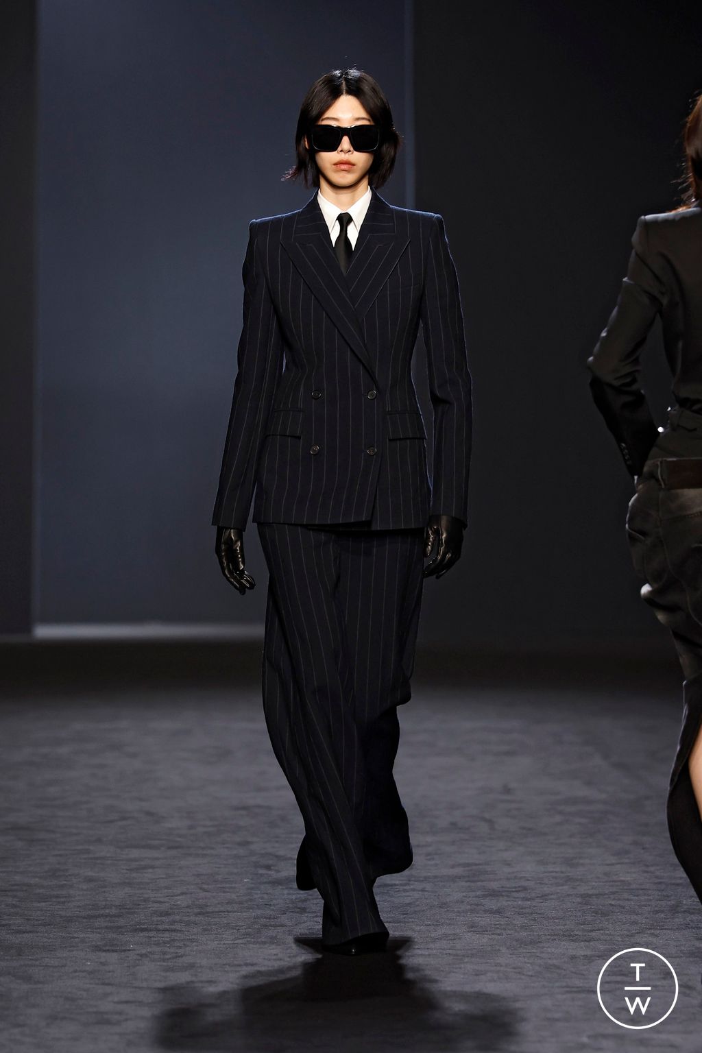 Fashion Week Paris Fall/Winter 2025 look 16 from the Juun.J collection menswear