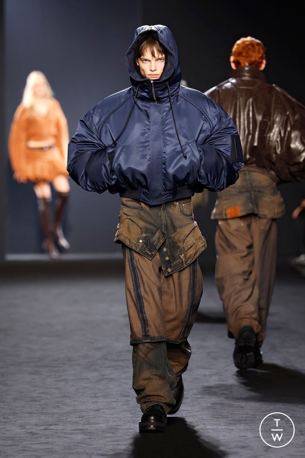 Fashion Week Paris Fall/Winter 2025 look 23 from the Juun.J collection menswear