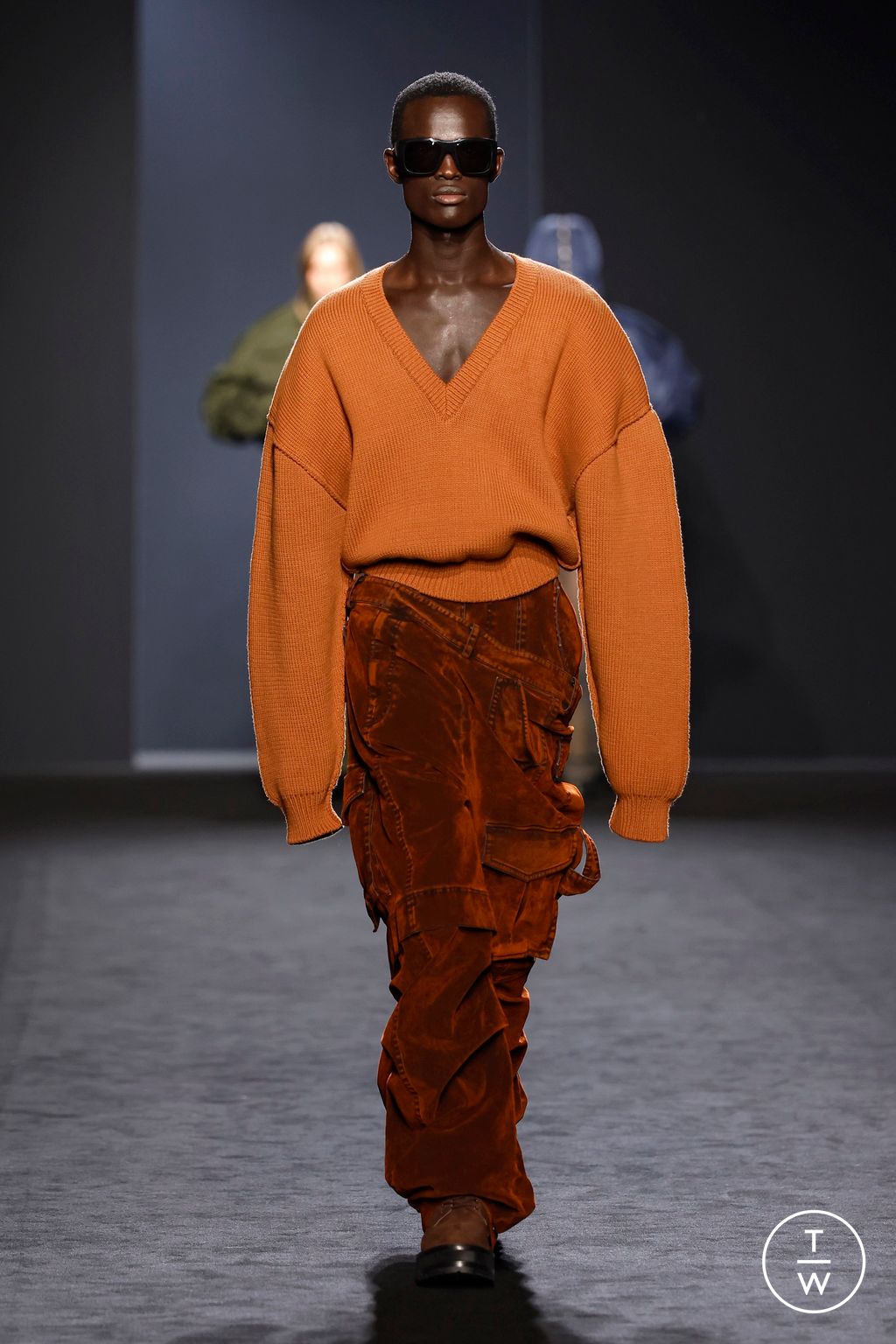 Fashion Week Paris Fall/Winter 2025 look 25 from the Juun.J collection menswear