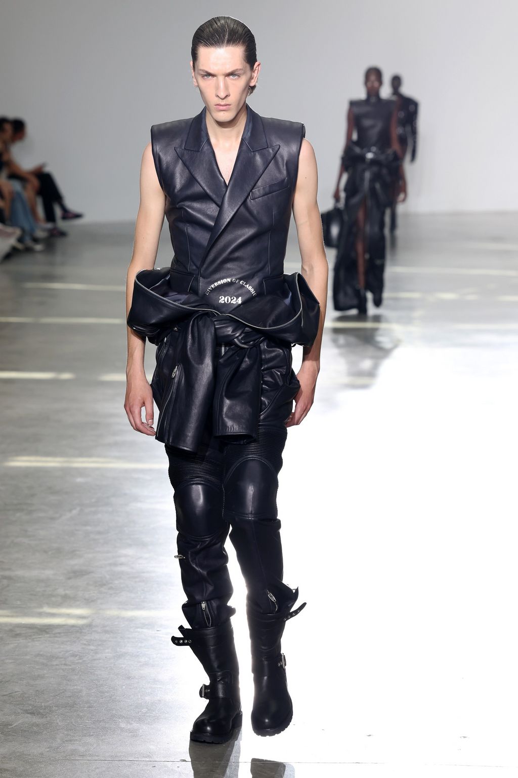 Fashion Week Paris Spring/Summer 2024 look 5 from the Juun.J collection 男装