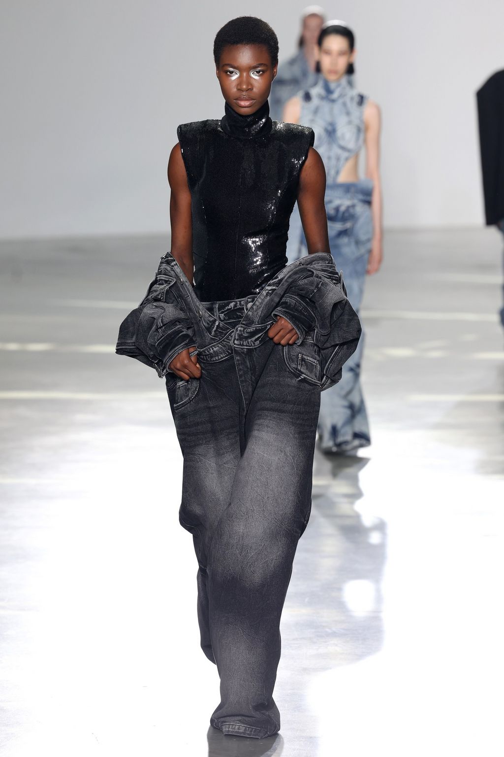 Fashion Week Paris Spring/Summer 2024 look 17 from the Juun.J collection menswear