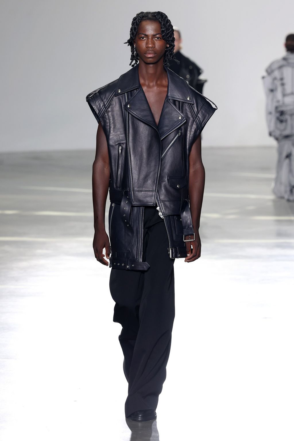 Fashion Week Paris Spring/Summer 2024 look 26 from the Juun.J collection menswear
