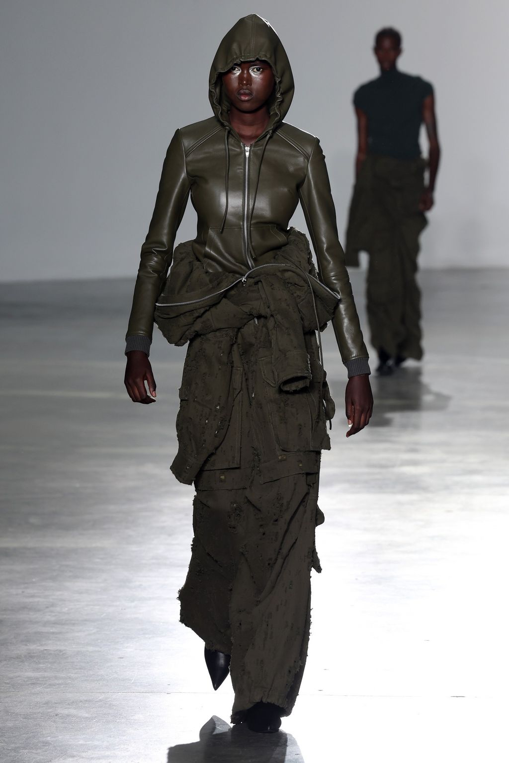 Fashion Week Paris Spring/Summer 2024 look 30 from the Juun.J collection 男装