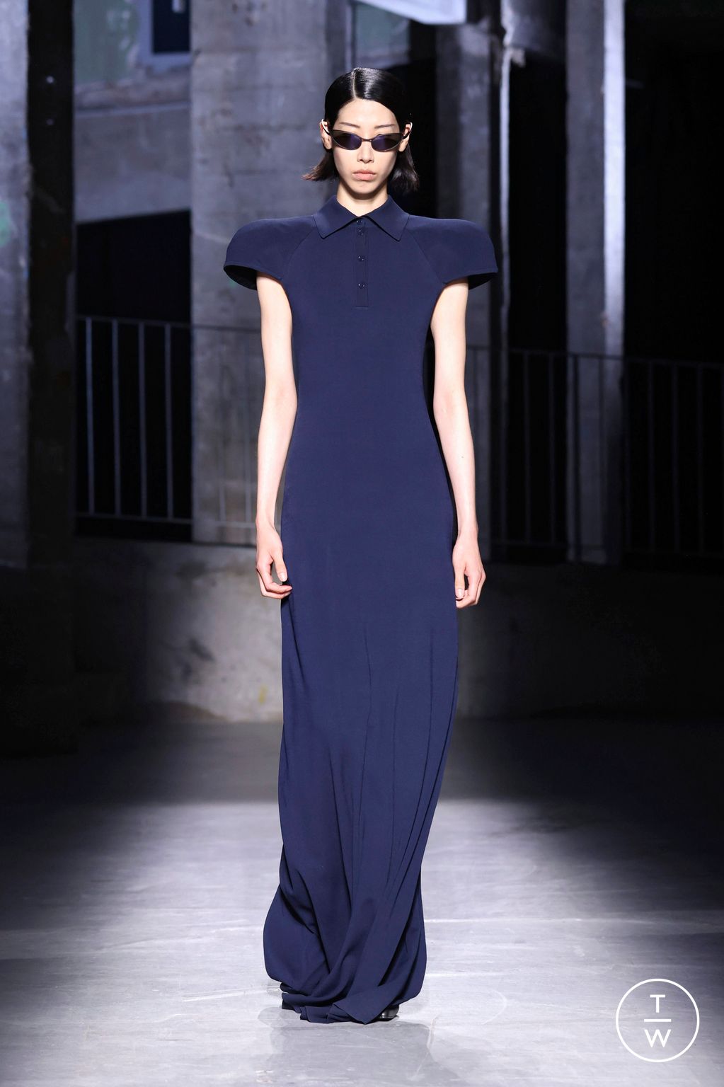 Fashion Week Paris Spring/Summer 2025 look 9 from the Juun.J collection 男装