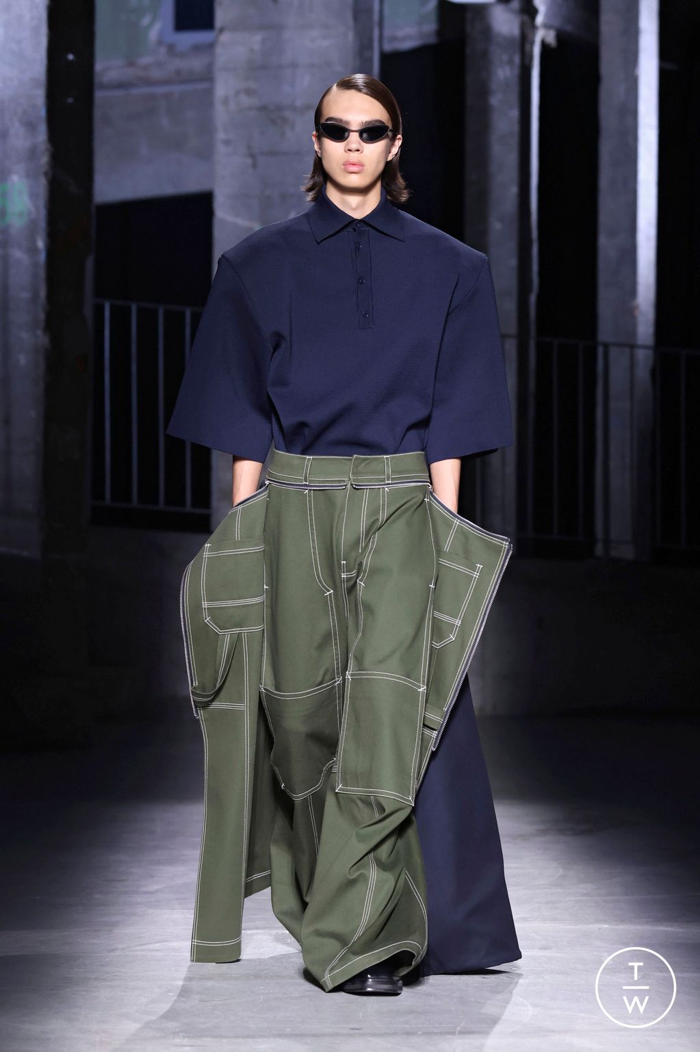 Fashion Week Paris Spring/Summer 2025 look 10 from the Juun.J collection menswear