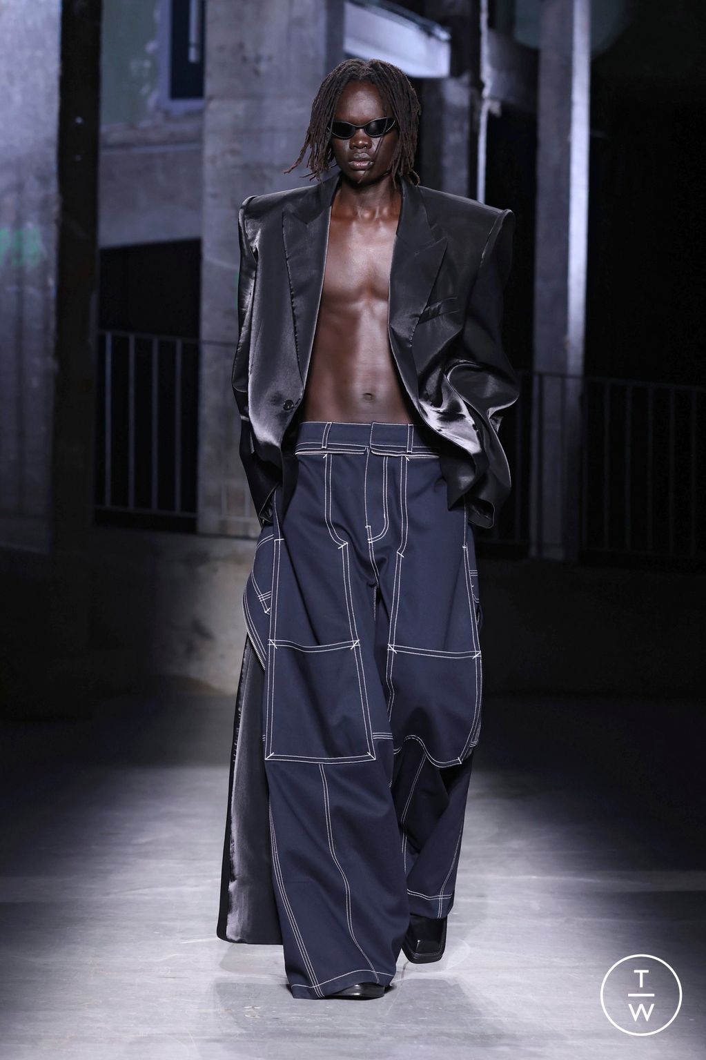 Fashion Week Paris Spring/Summer 2025 look 11 from the Juun.J collection 男装