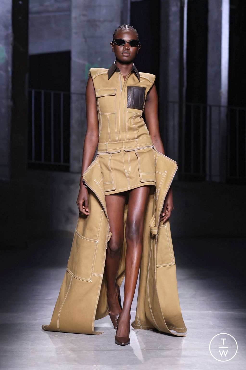 Fashion Week Paris Spring/Summer 2025 look 13 from the Juun.J collection 男装