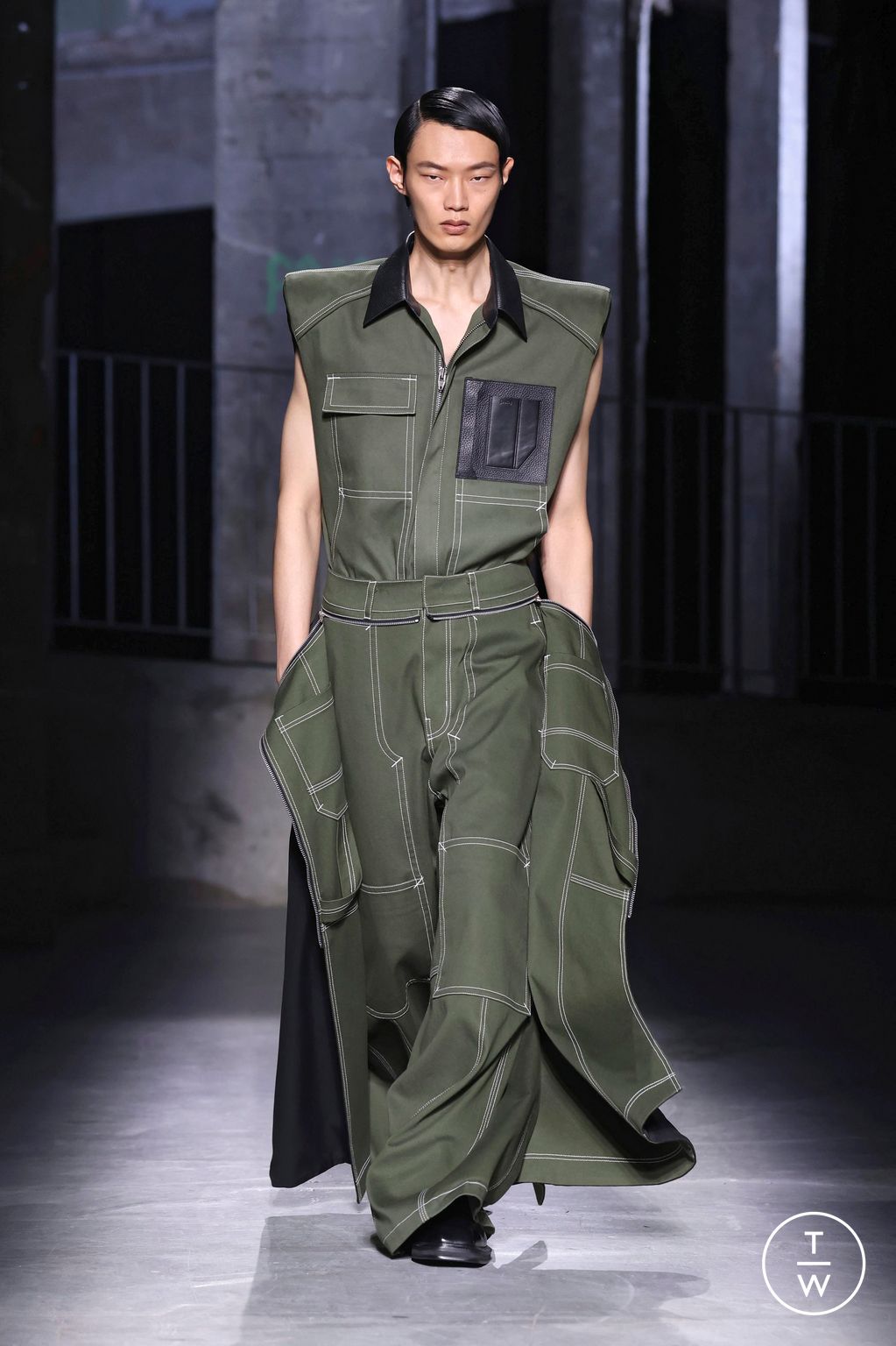 Fashion Week Paris Spring/Summer 2025 look 14 from the Juun.J collection menswear